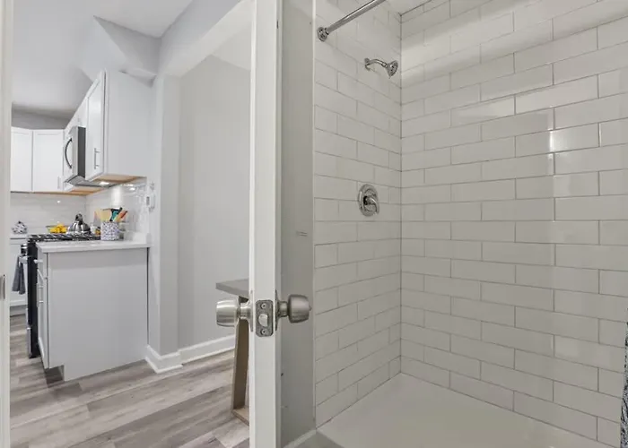 Cozy Chic 4bd 2ba In St Charles *