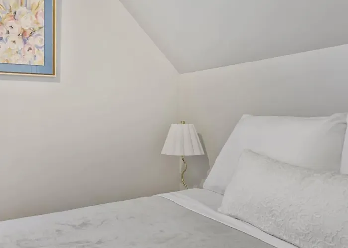 Cozy Chic 4bd 2ba In St Charles * Saint Charles